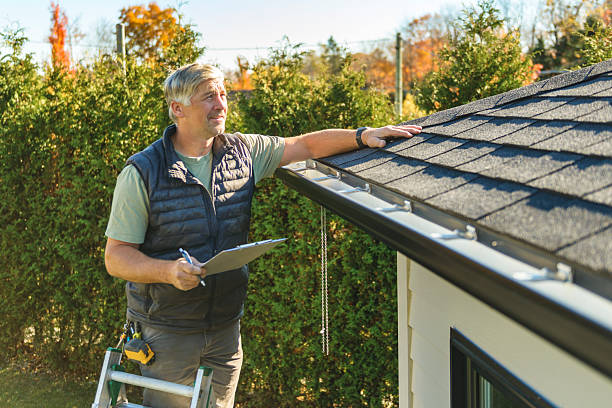 Professional Roofing technician working in Baltimore, OH